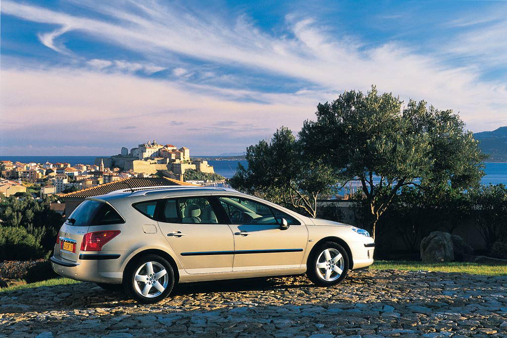 Peugeot 407 SW 2004 003.jpg